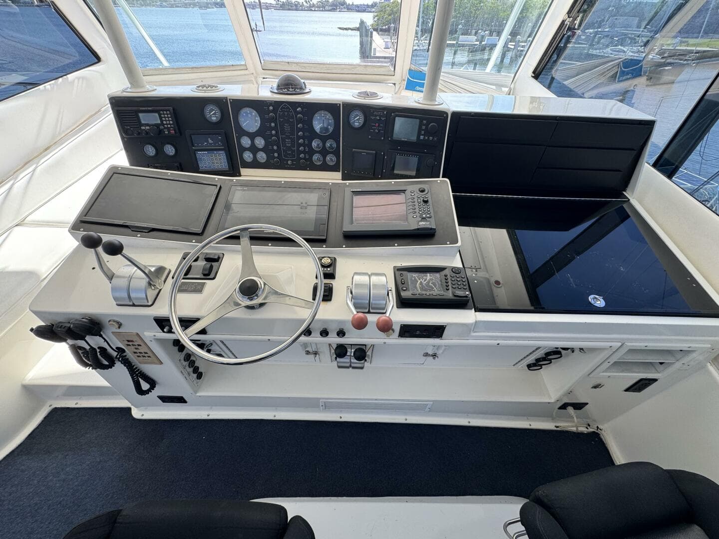 1995 Viking 58 Convertible