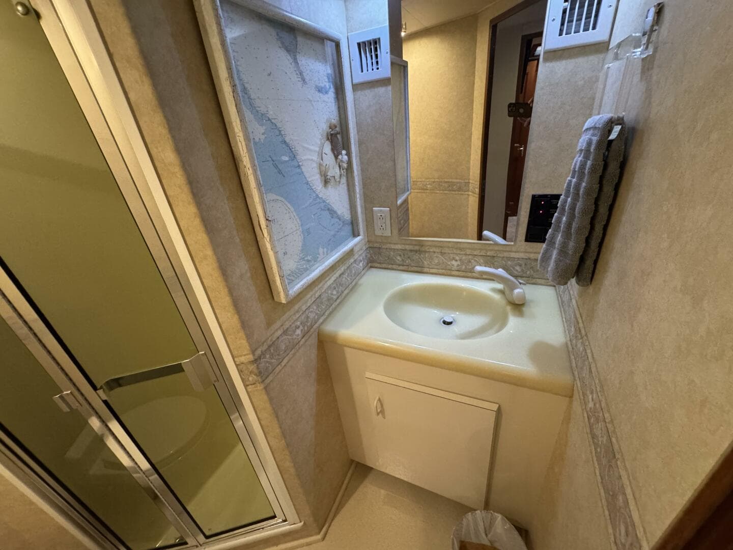 1995 Viking 58 Convertible