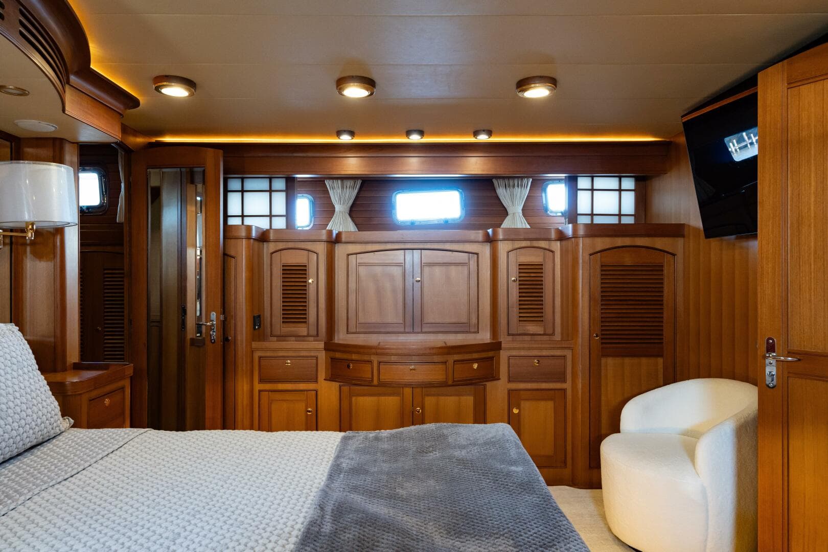 Marlow 72 GRIFFIN - Master Stateroom