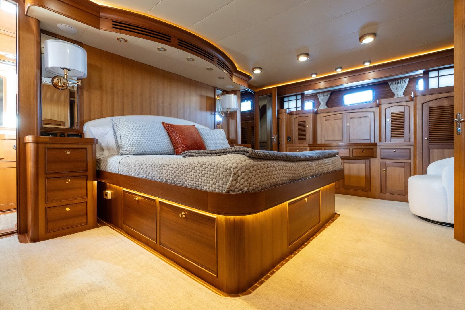 Marlow 72 GRIFFIN - Master Stateroom