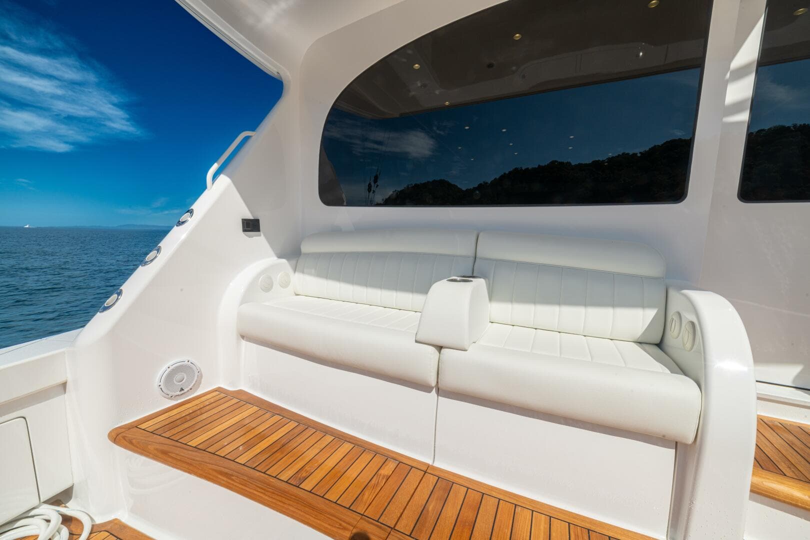 2025 Viking 58 Convertible GAME ON