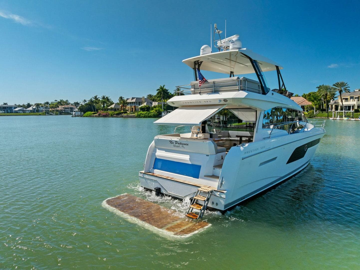 2022 Prestige 520 Flybridge