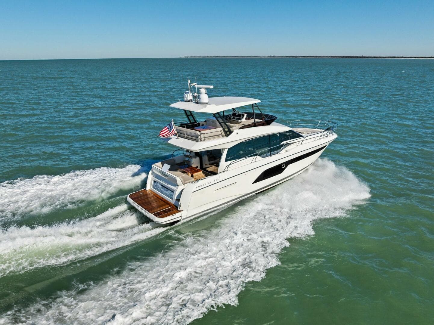 2022 Prestige 520 Flybridge