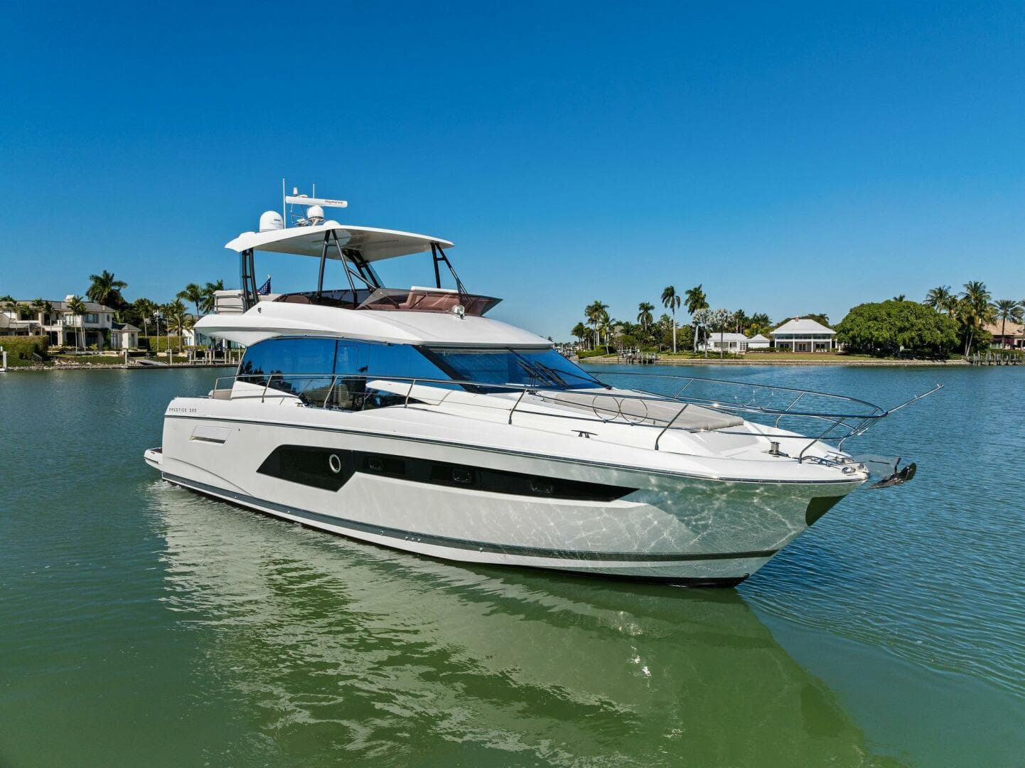2022 Prestige 520 Flybridge