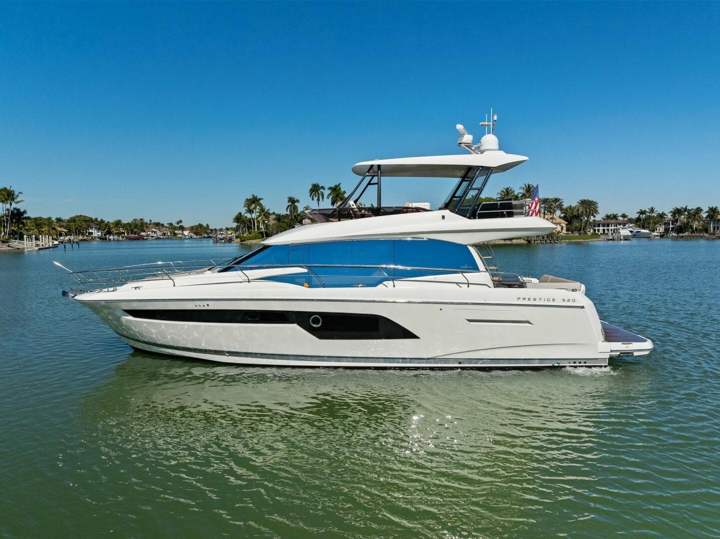 2022 Prestige 520 Flybridge