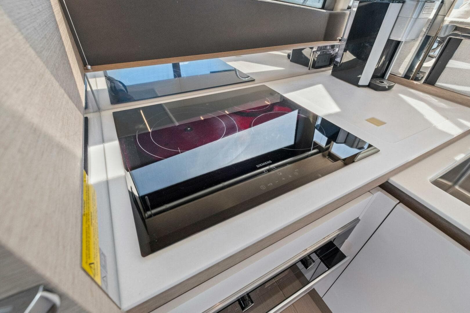 2022 Prestige 520 Flybridge