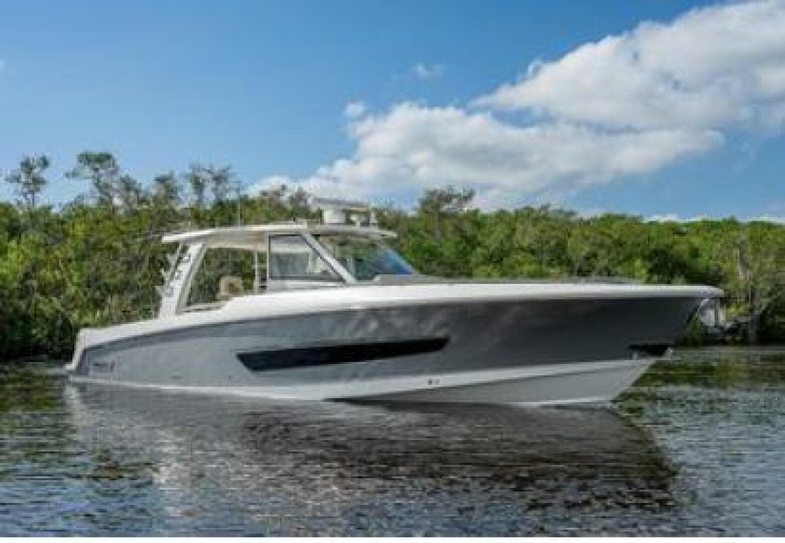 2020 Boston Whaler Outrage