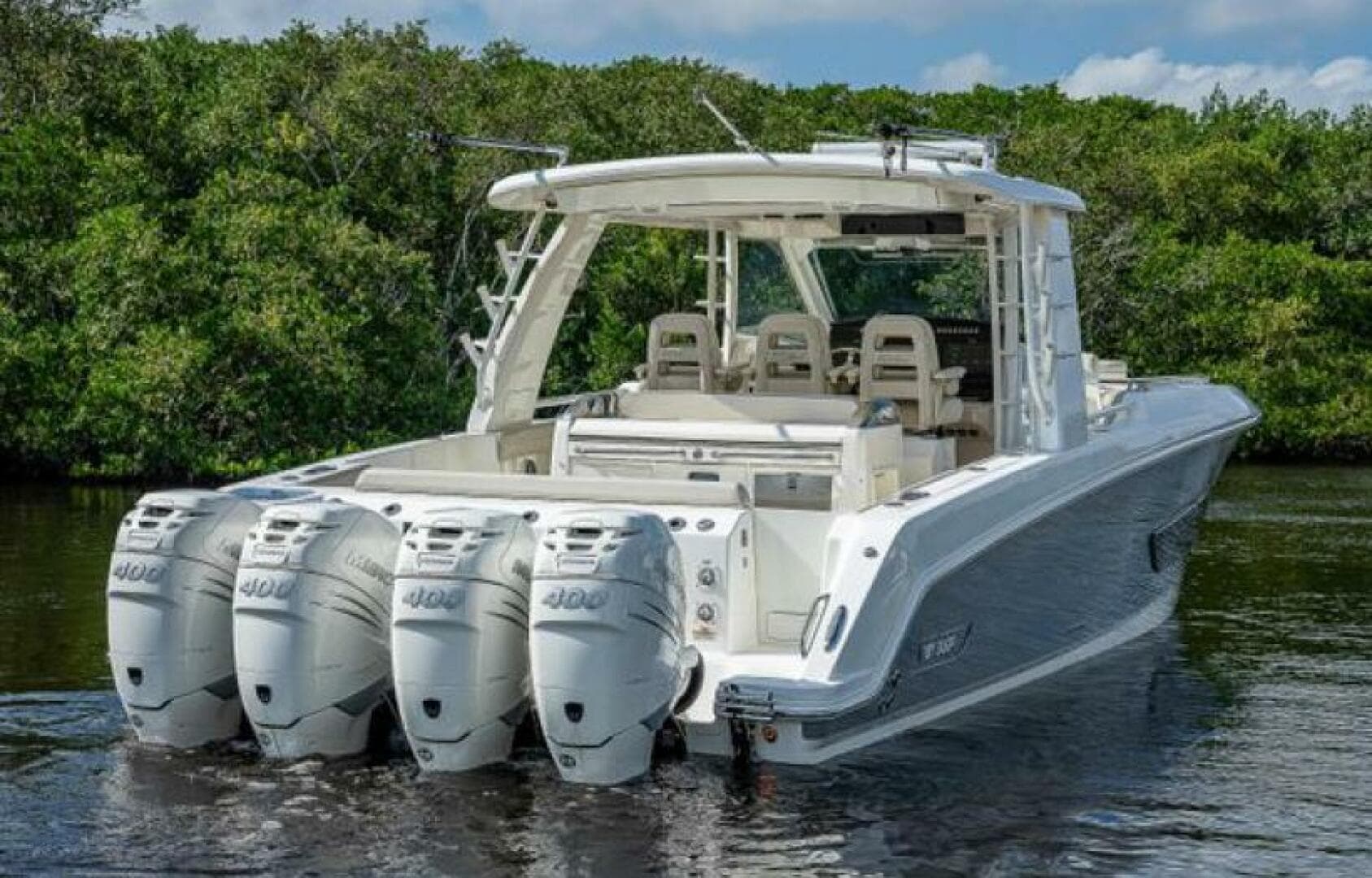 2020 Boston Whaler Outrage
