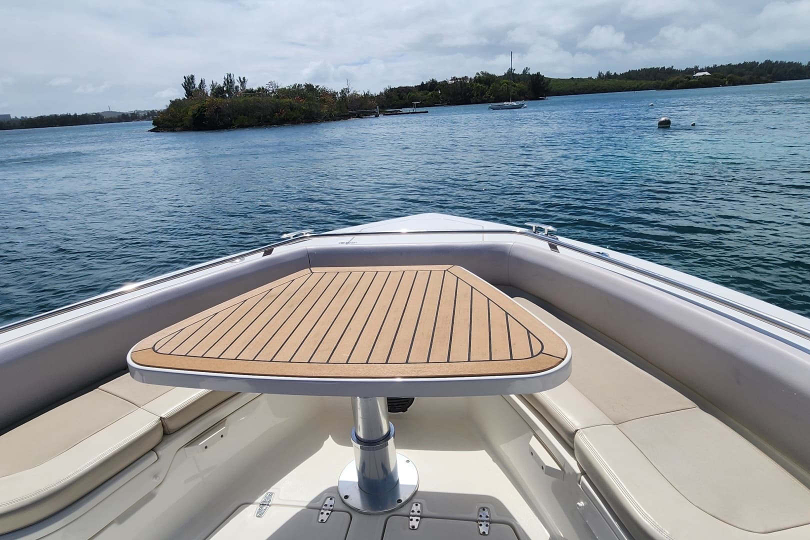 2020 Boston Whaler Outrage
