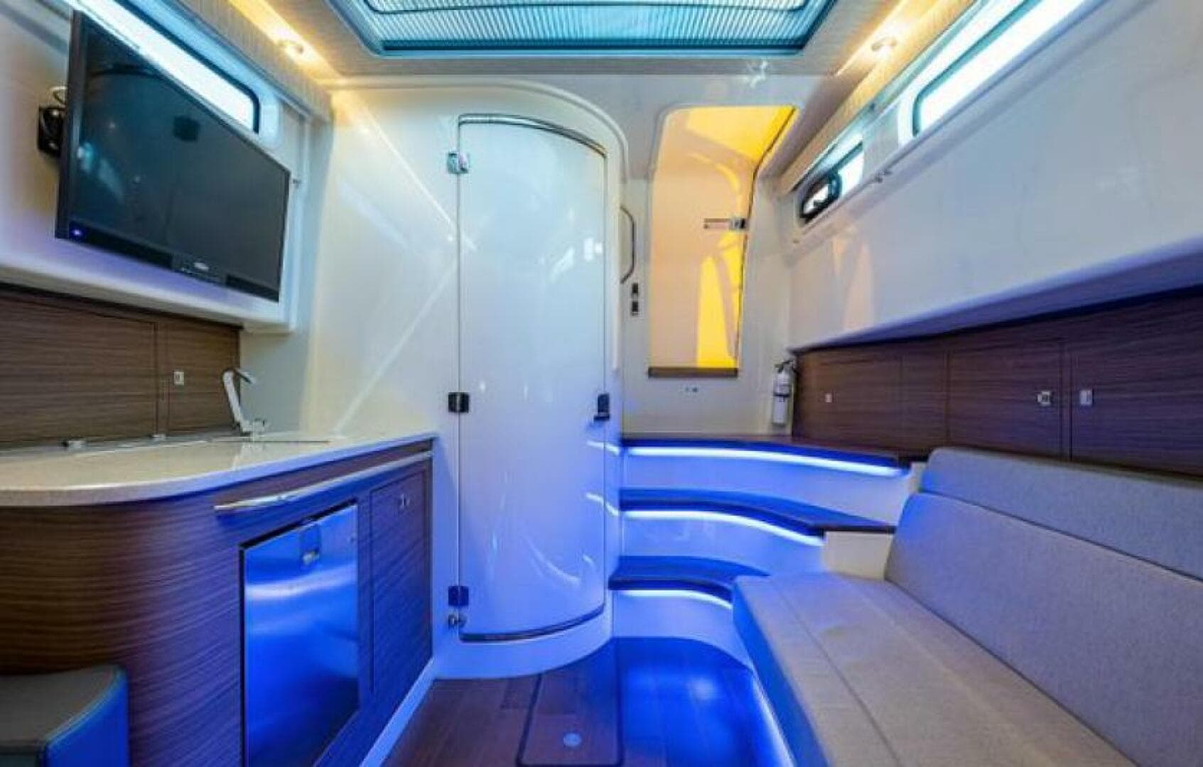 2020 Boston Whaler Outrage