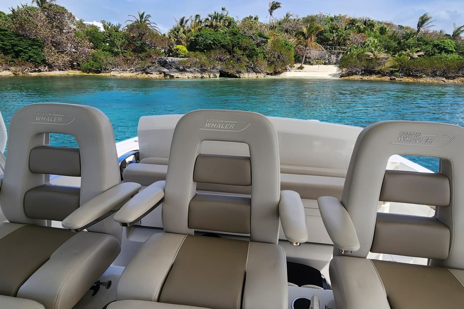 2020 Boston Whaler Outrage