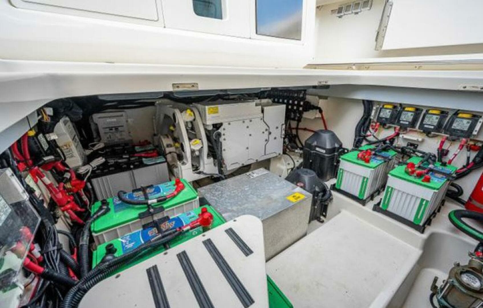 2020 Boston Whaler Outrage