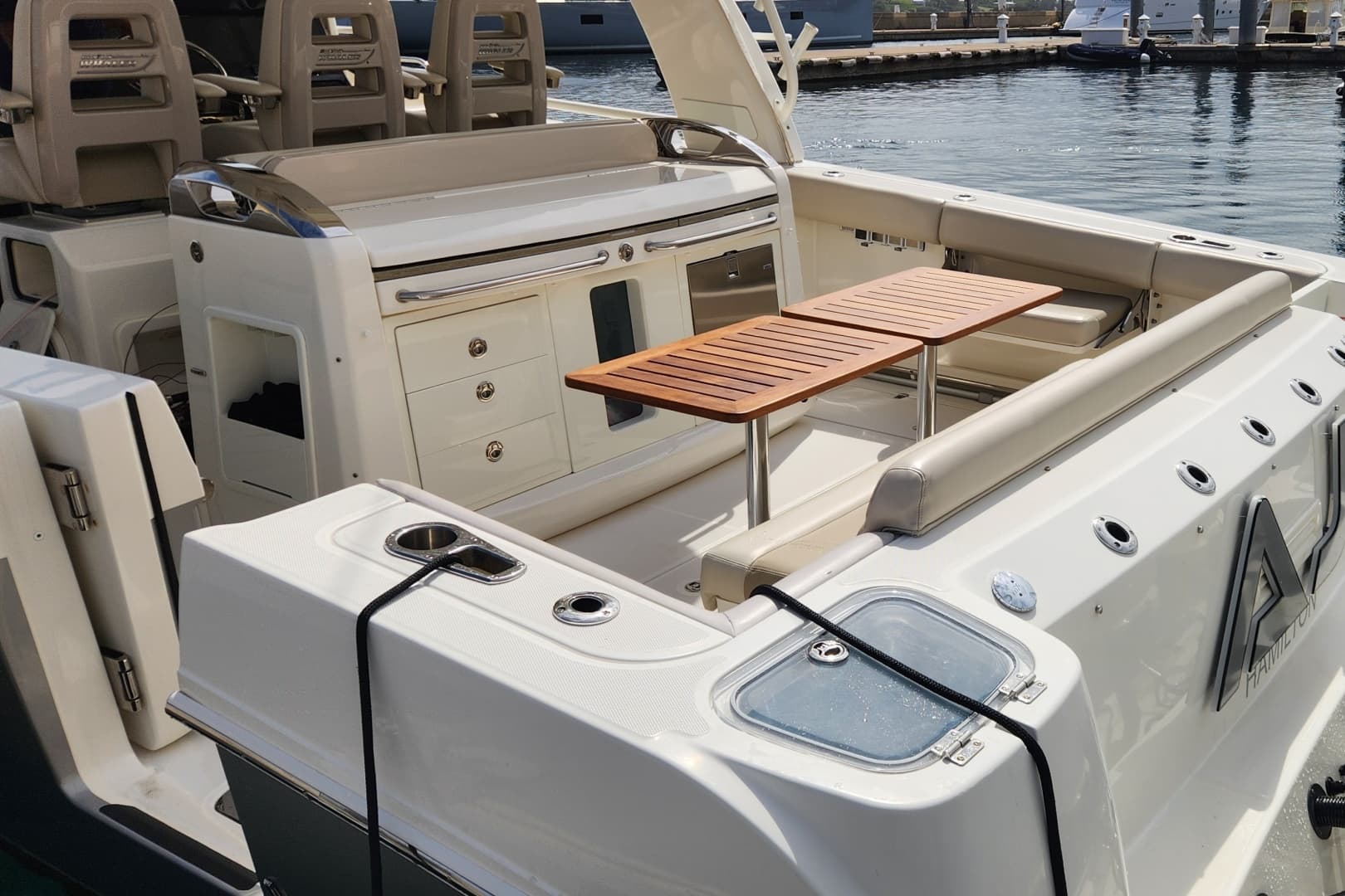 2020 Boston Whaler Outrage