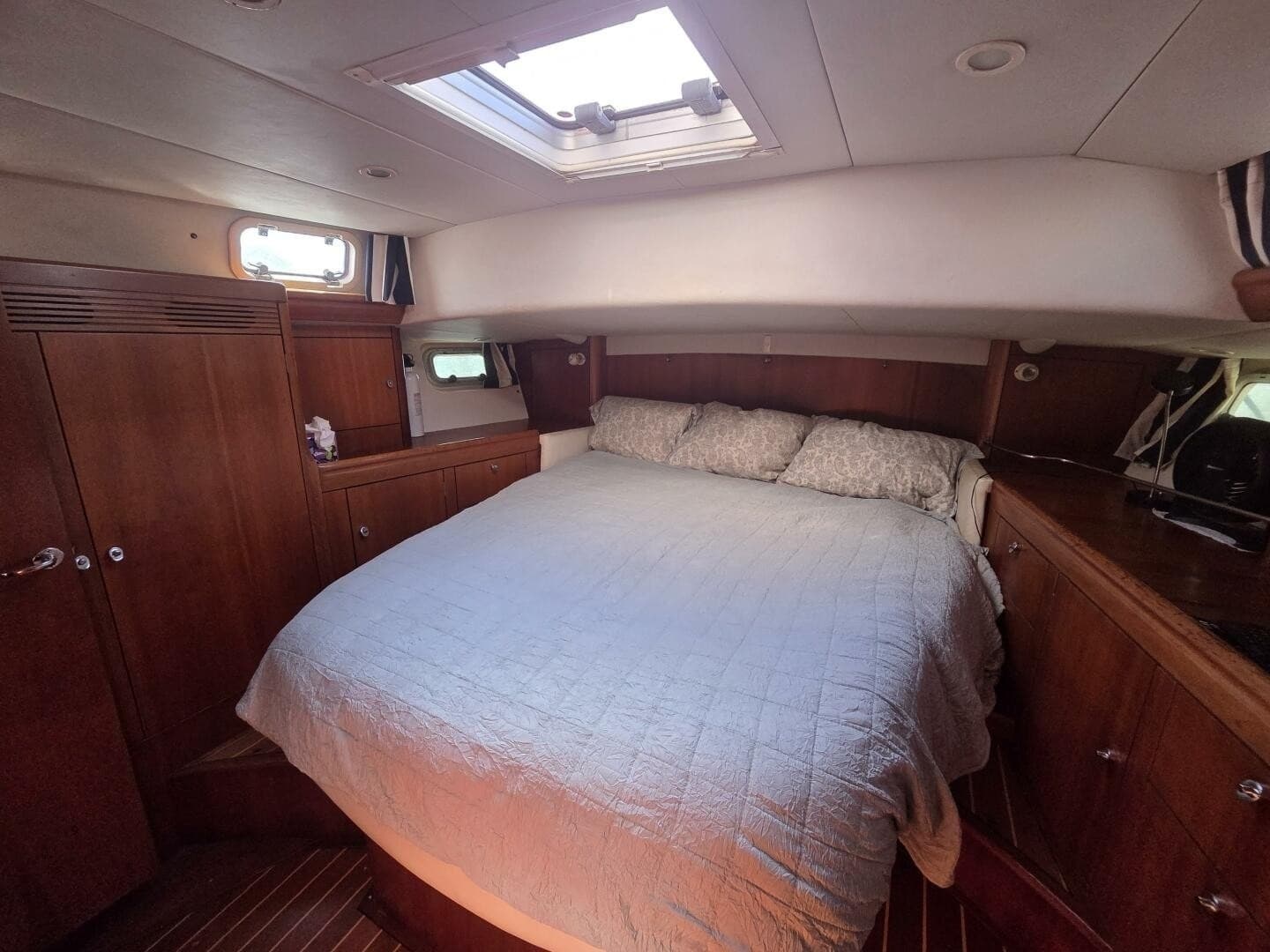 1998 Oyster 485