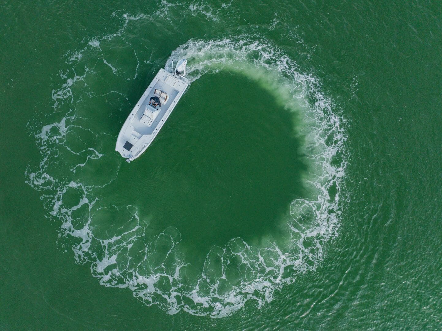 2026 Broadwater Boatworks 25 Bay Cat