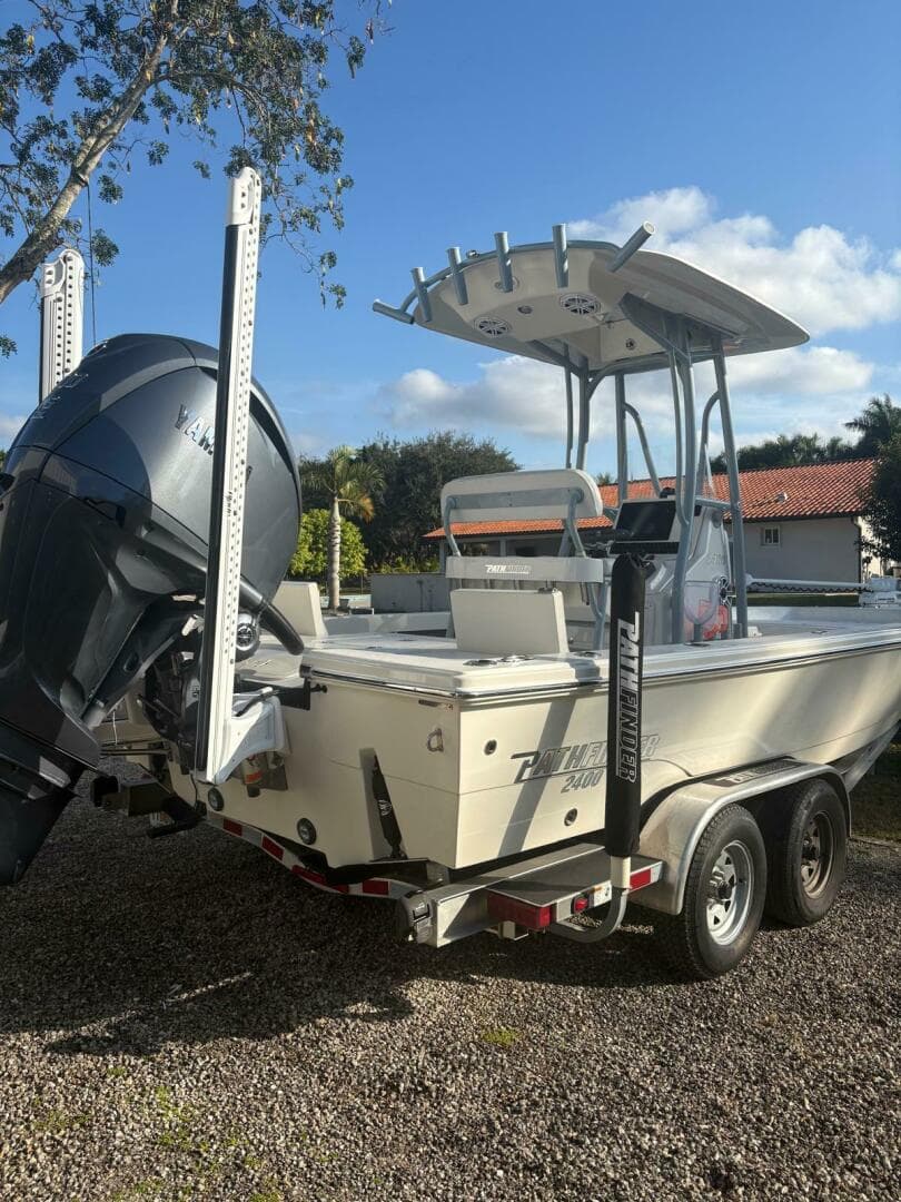 2022 Pathfinder 2400 TRS