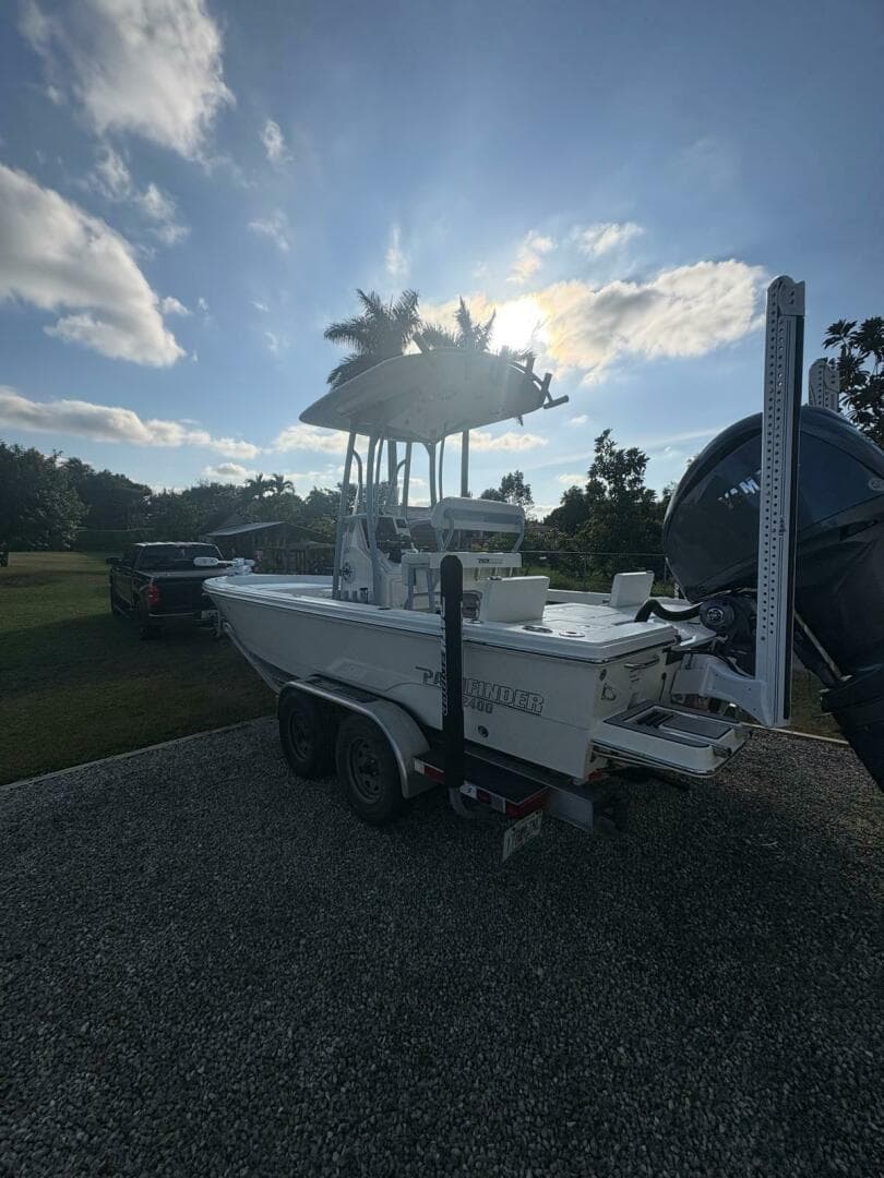 2022 Pathfinder 2400 TRS