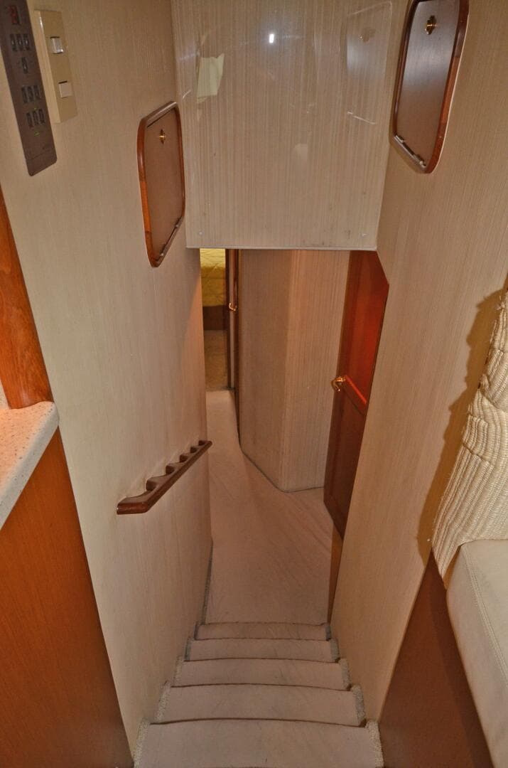 Ocean Yachts 50 GOLD COAST - Companionway