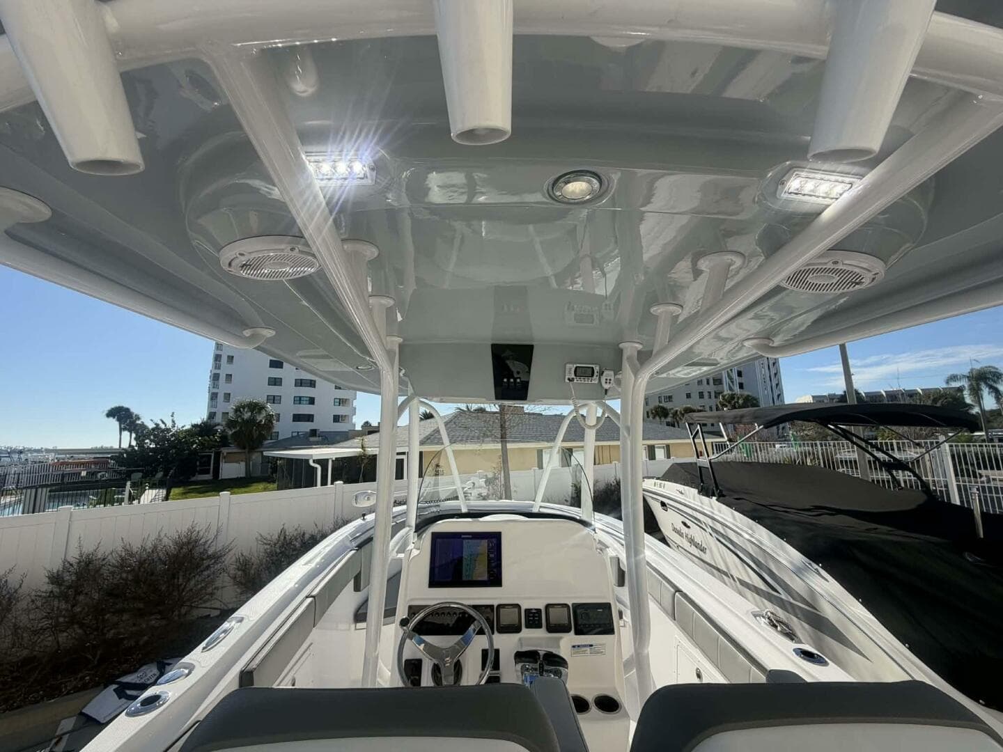 2021 Aquasport 2500 Center Console