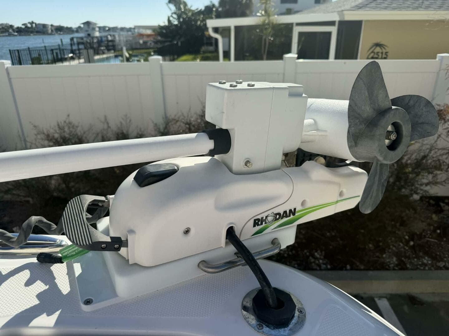 2021 Aquasport 2500 Center Console