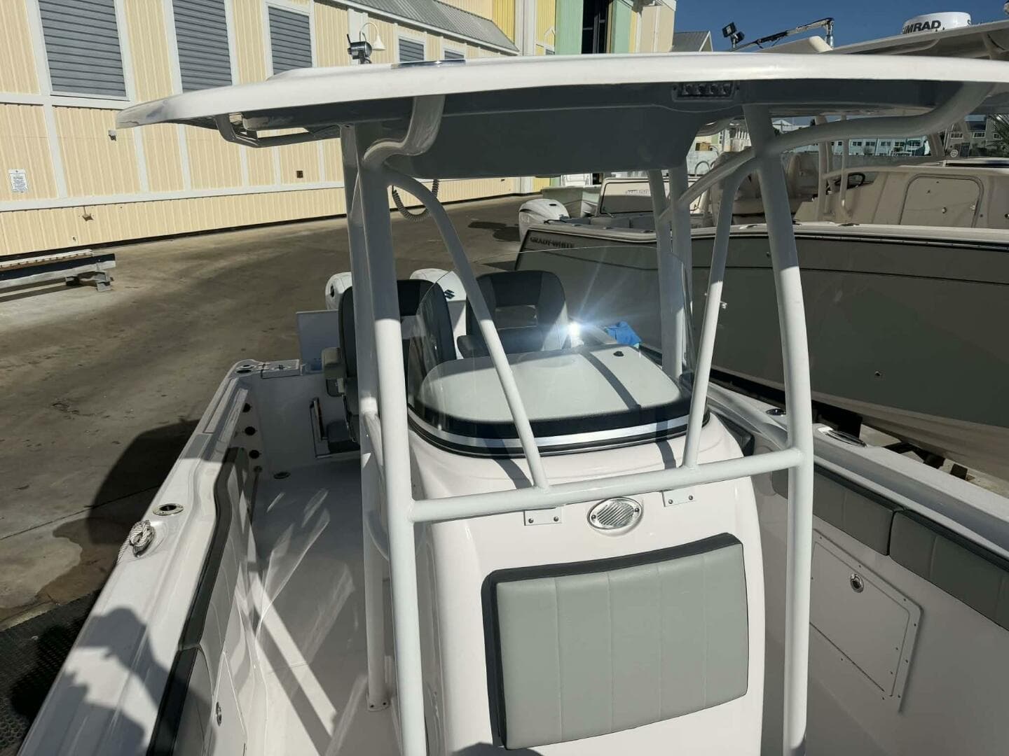 2021 Aquasport 2500 Center Console