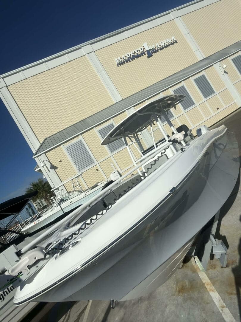 2021 Aquasport 2500 Center Console