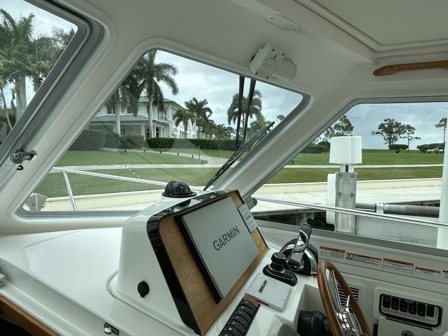 Back Cove 34 SHE'S A LADY - Helm