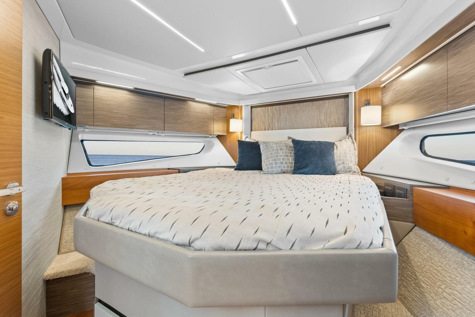2019 Tiara Yachts C49 Coupe Forward Stateroom (1)
