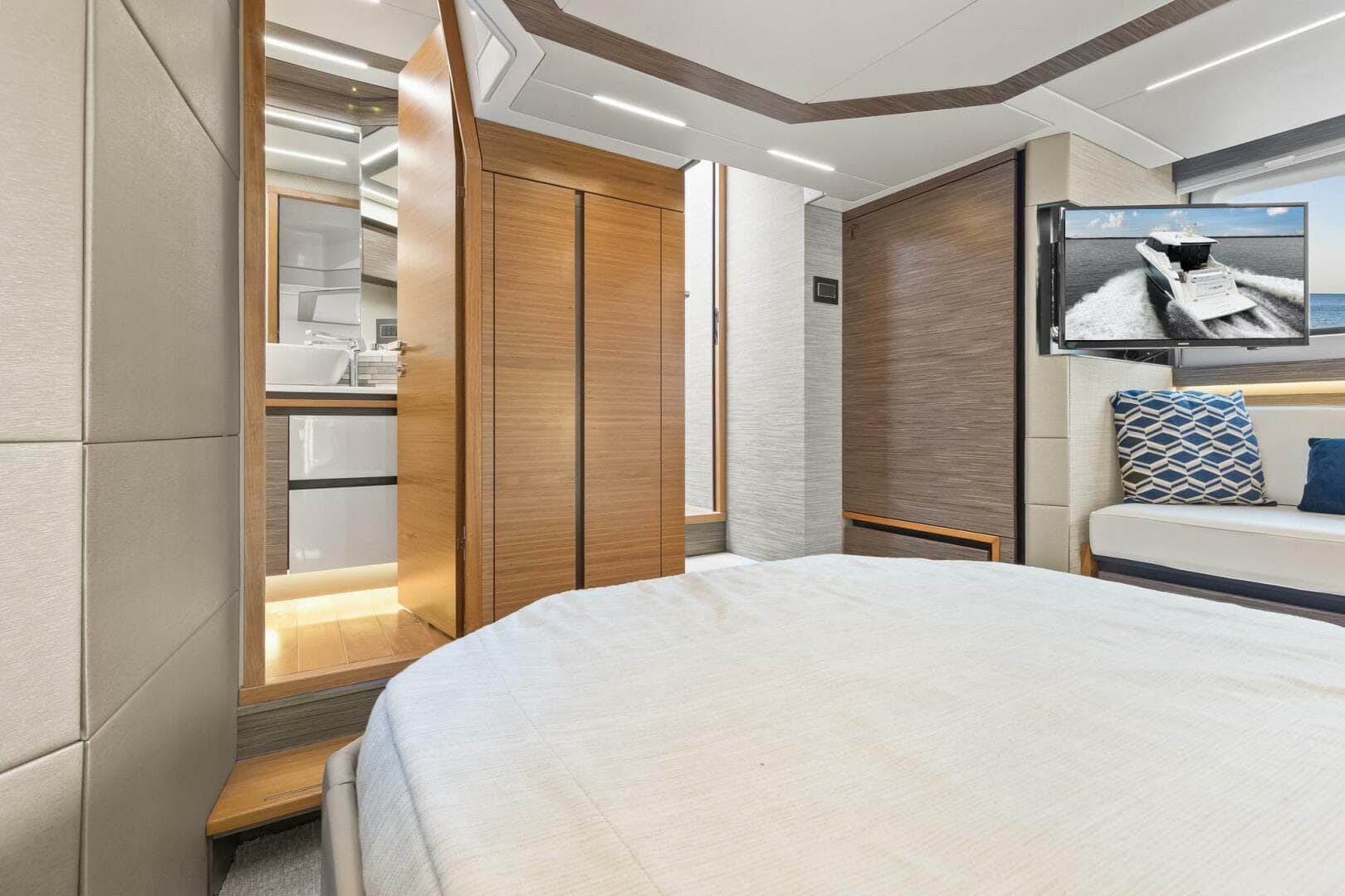 2019 Tiara Yachts C49 Coupe Master Stateroom (4)