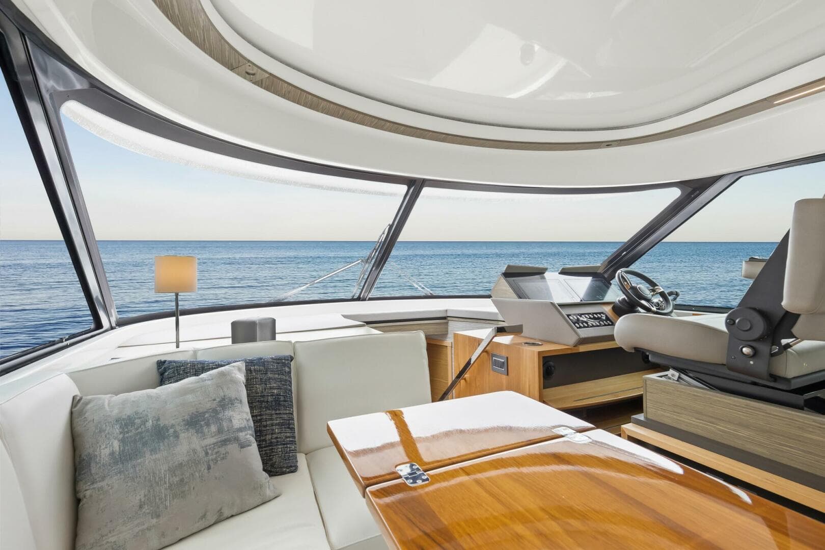 2019 Tiara Yachts C49 Coupe Salon And Bridge (4)