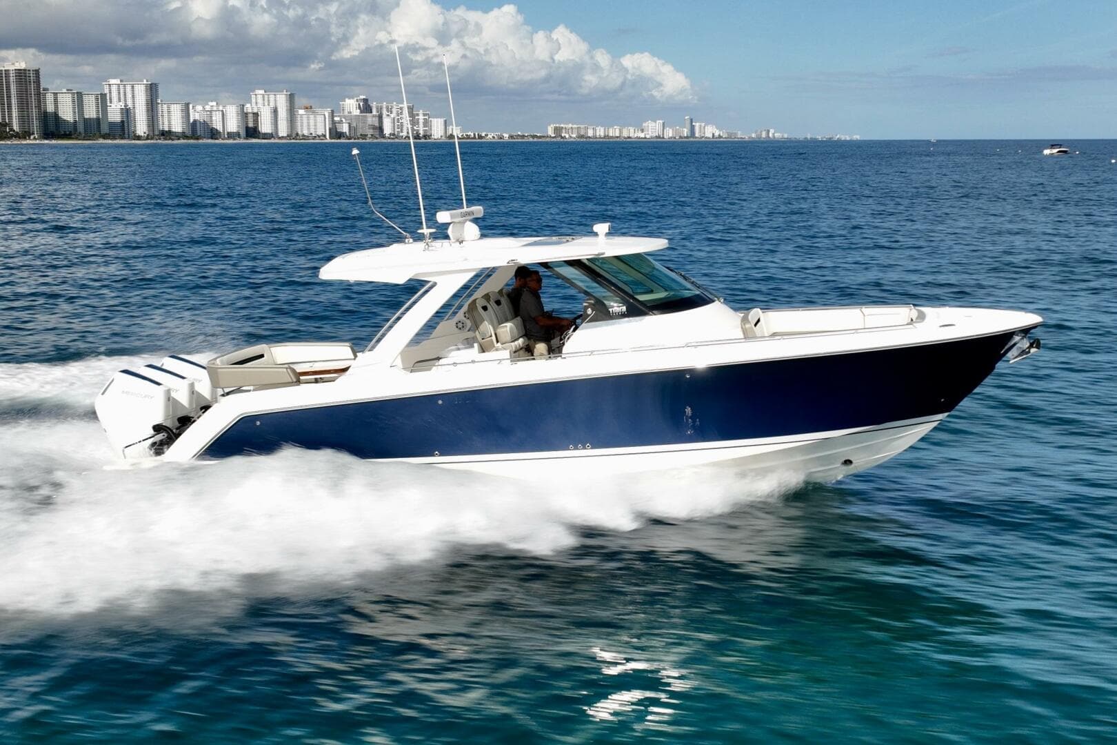 2023 Tiara Yachts 38 LS