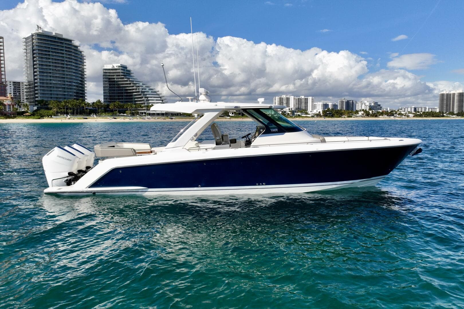 2023 Tiara Yachts 38 LS