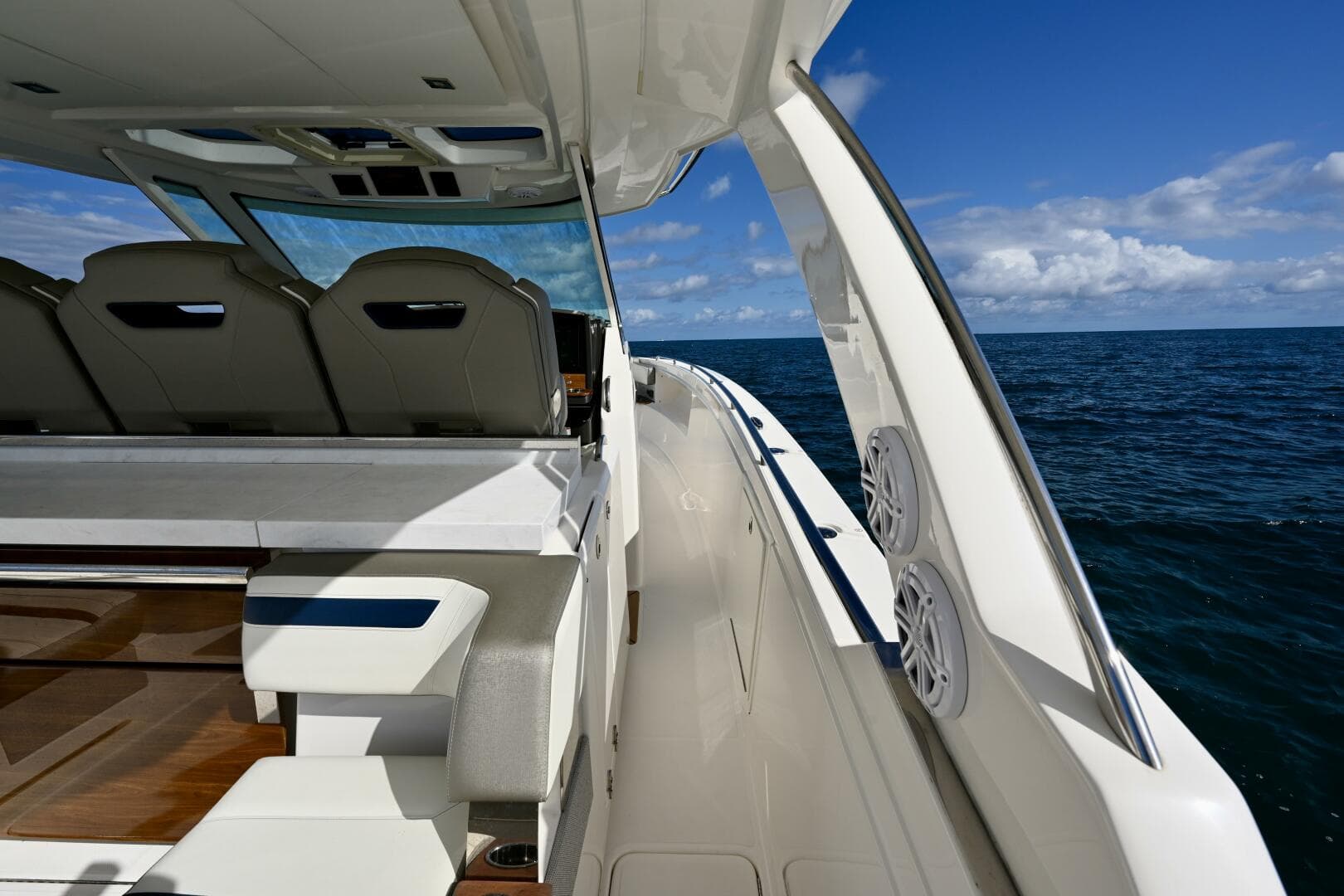 2023 Tiara Yachts 38 LS