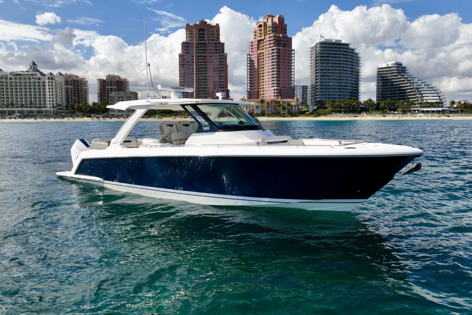 2023 Tiara Yachts 38 LS
