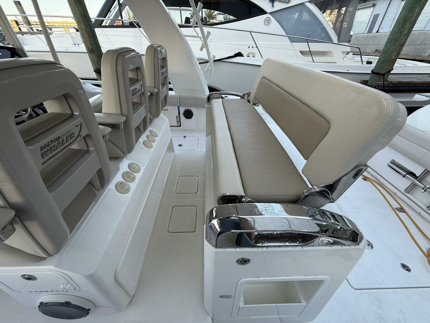 2020 Boston Whaler 420 Outrage