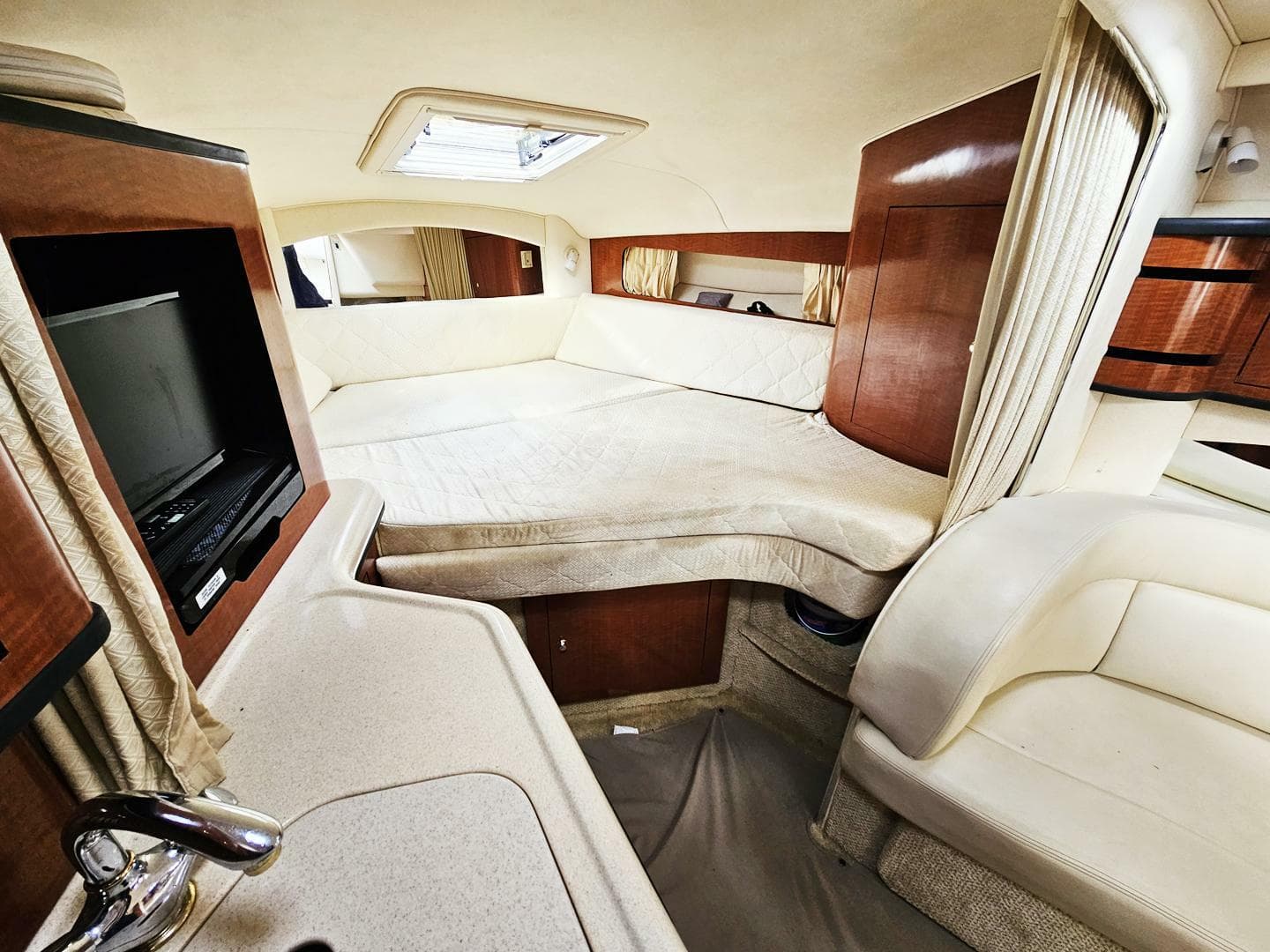 2004 Sea Ray 300 Sundancer