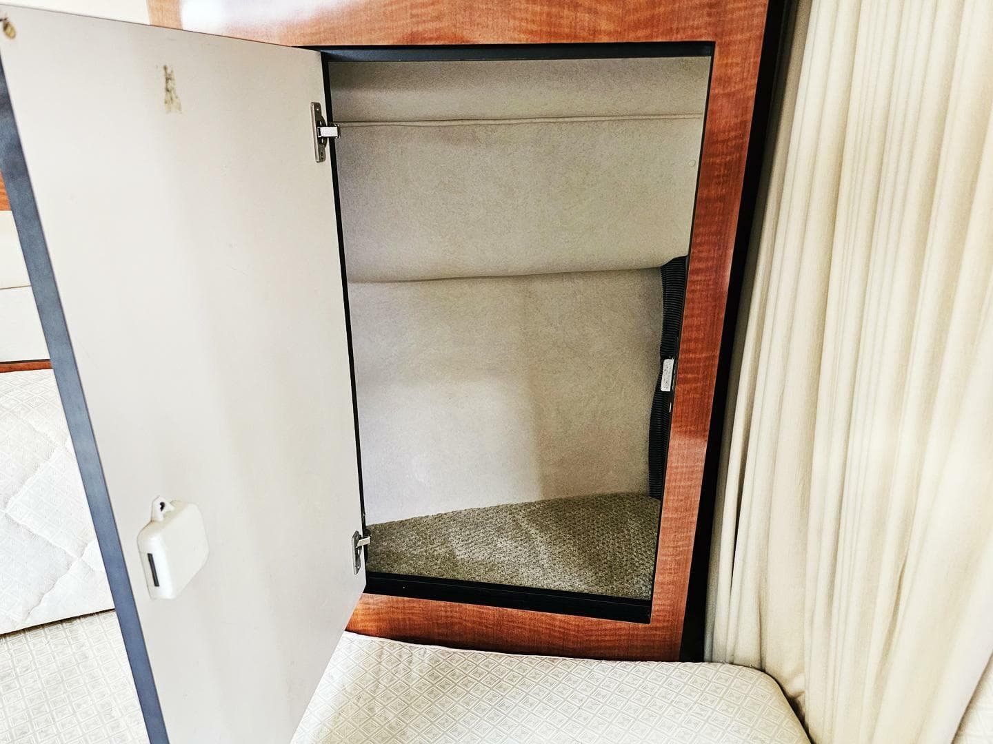 2004 Sea Ray 300 Sundancer