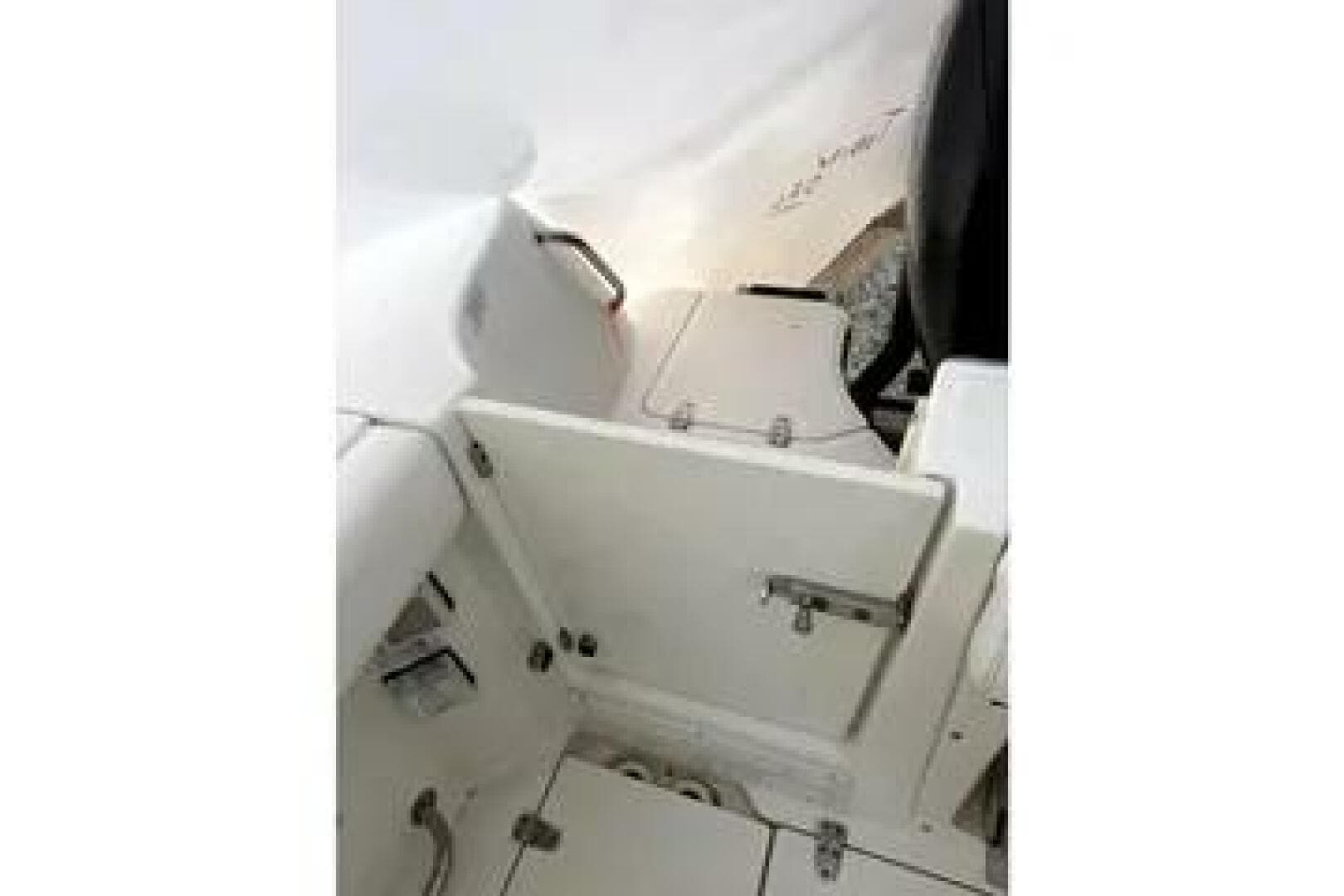 2014 Boston Whaler 285 Conquest