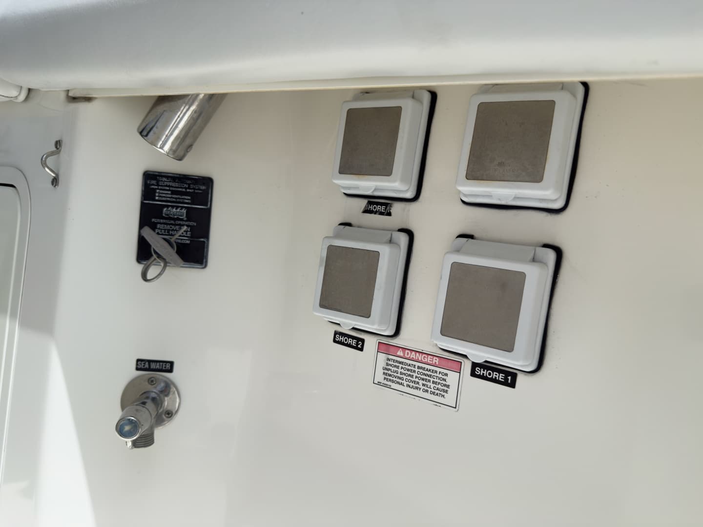2016 Boston Whaler 350 Outrage