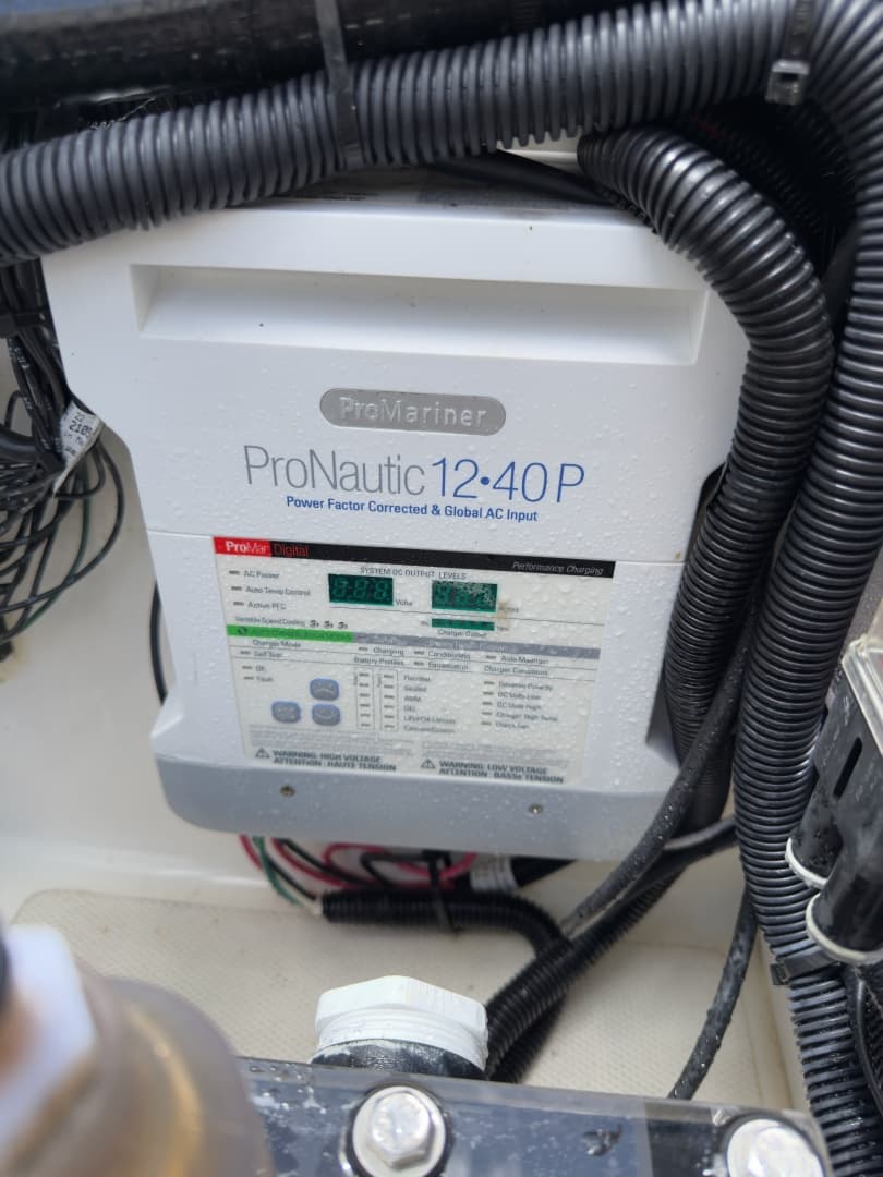 2016 Boston Whaler 350 Outrage