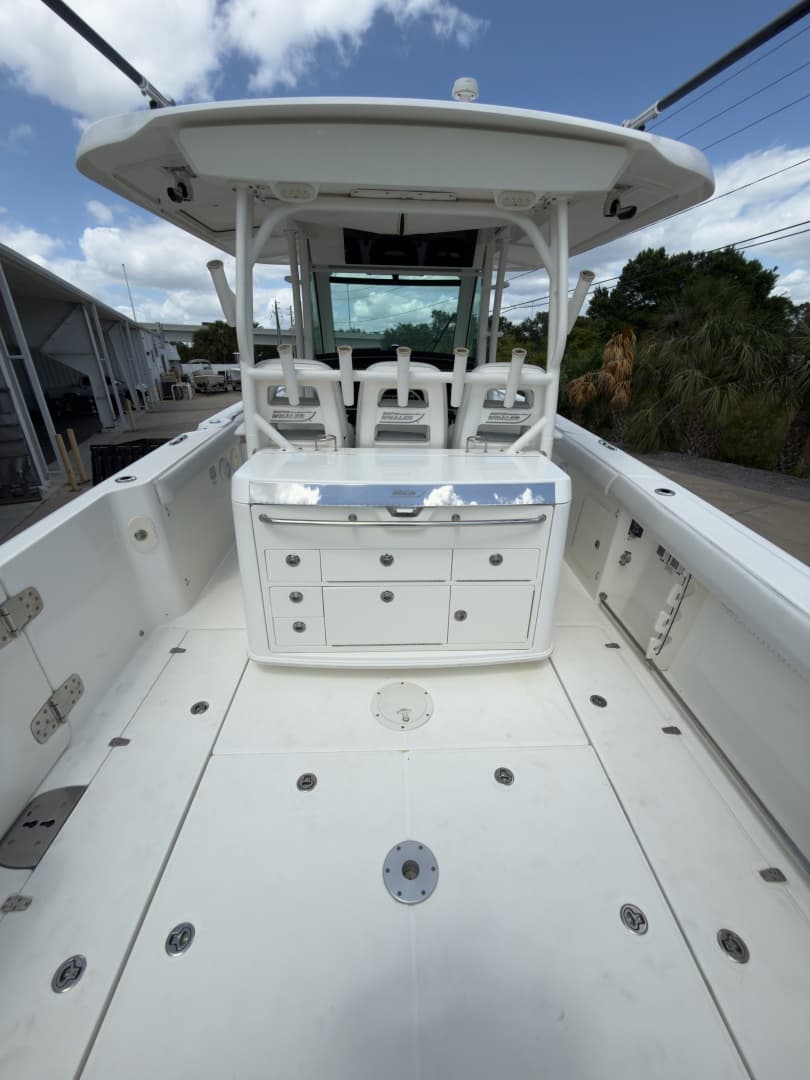 2016 Boston Whaler 350 Outrage