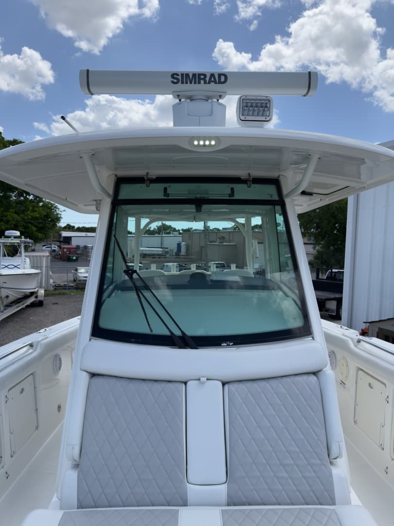 2016 Boston Whaler 350 Outrage