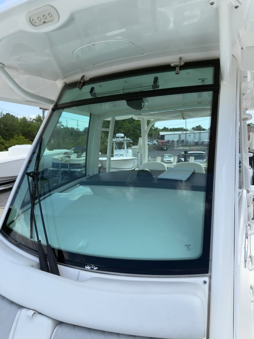 2016 Boston Whaler 350 Outrage