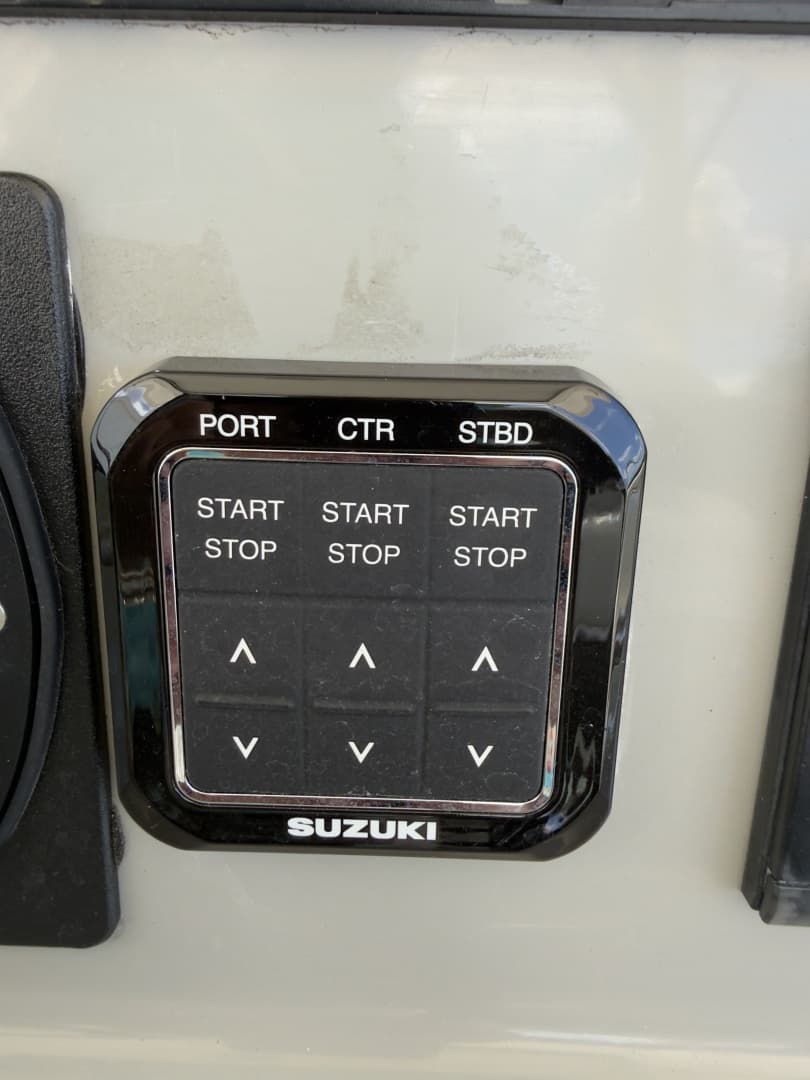 2016 Boston Whaler 350 Outrage