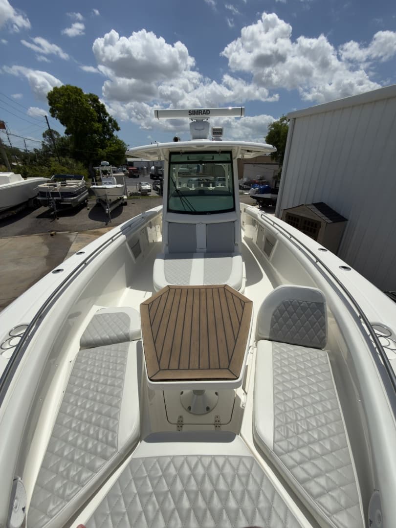 2016 Boston Whaler 350 Outrage