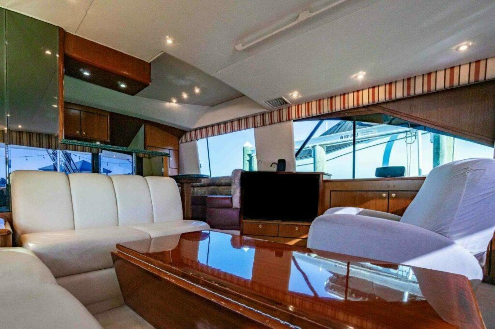 Ocean Yachts 56 TUNAR - Salon