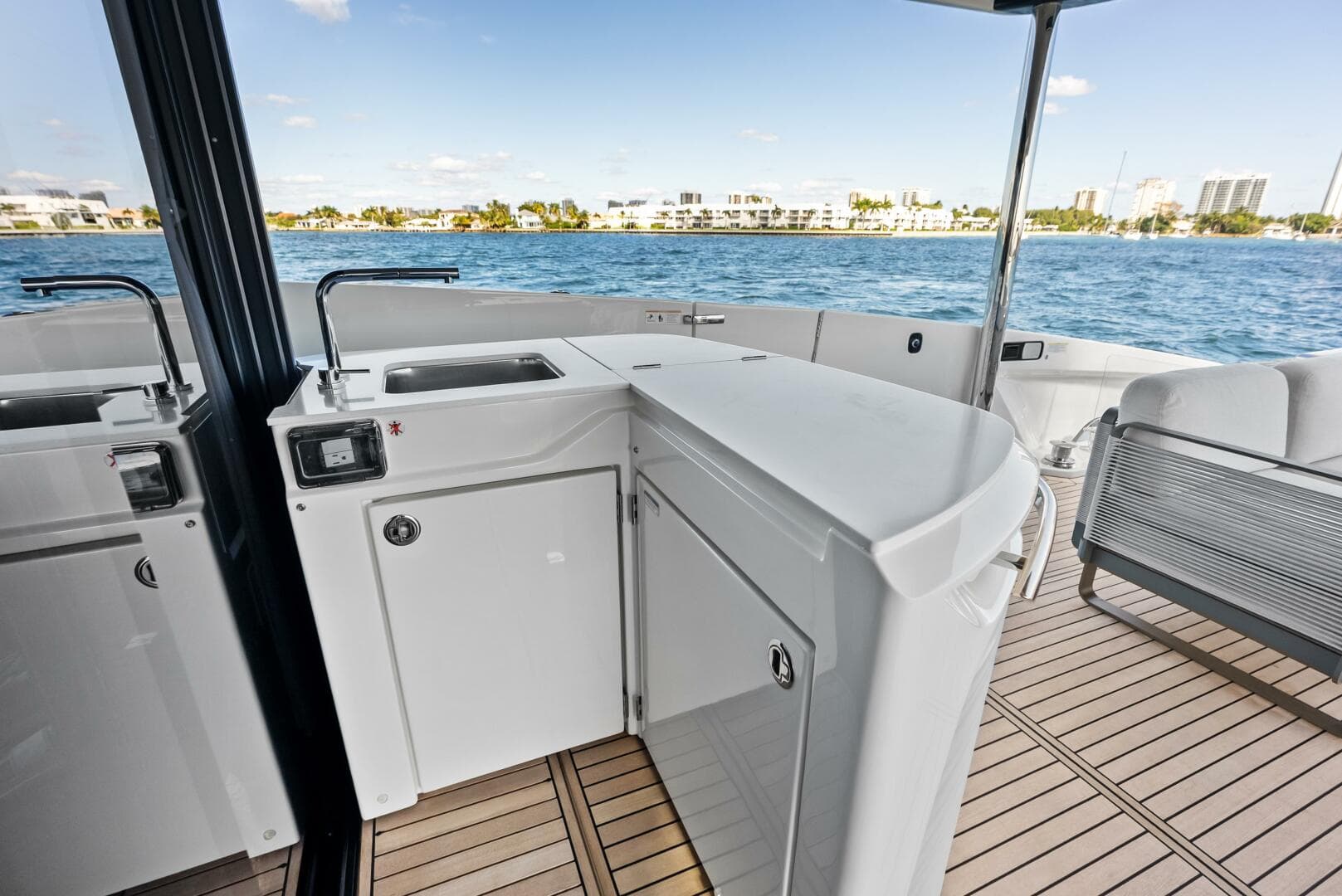 2025 Absolute 75 Navetta