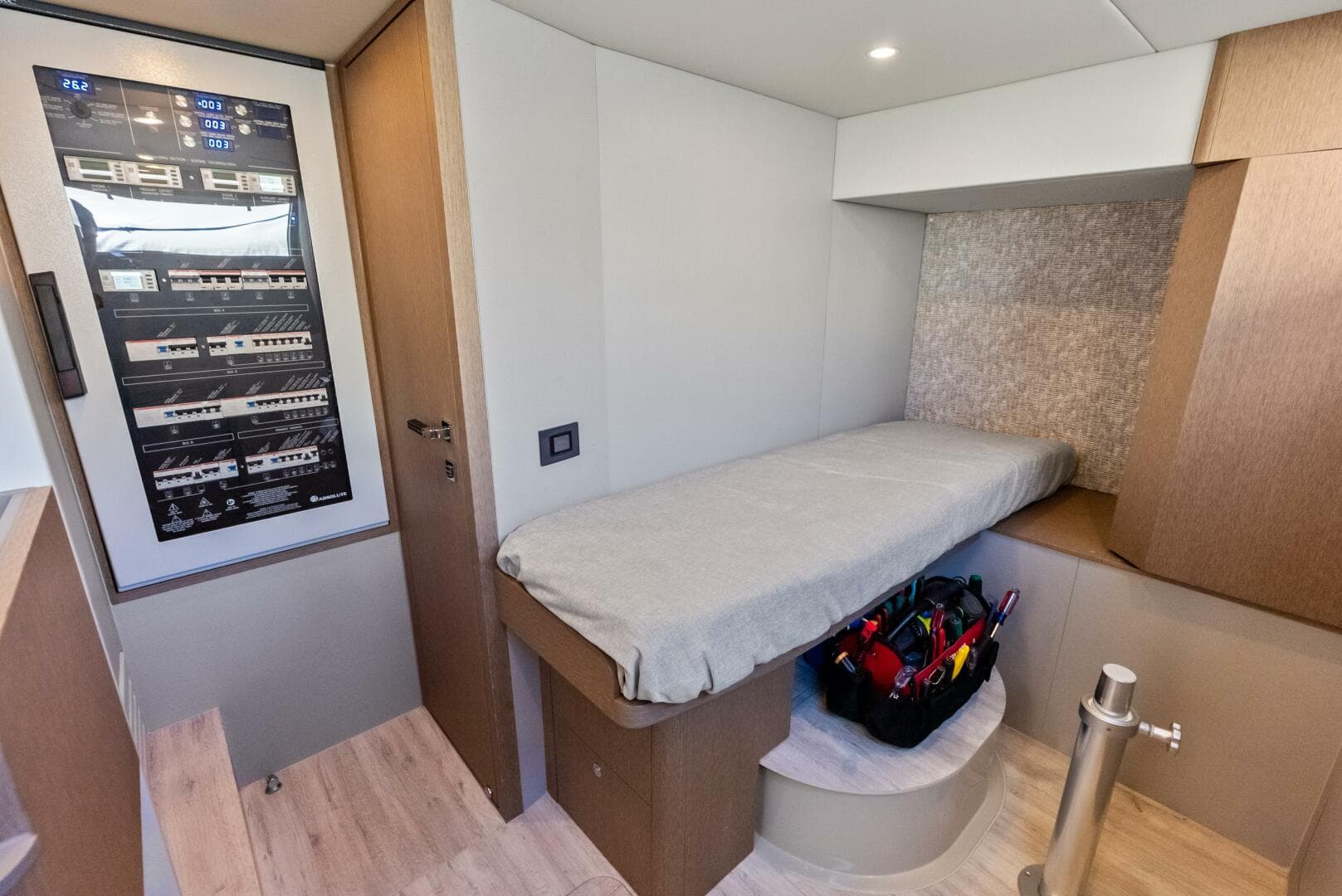 2025 Absolute 75 Navetta