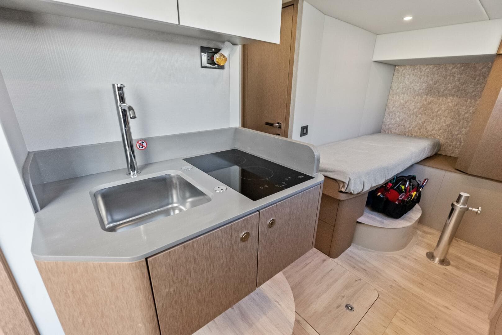 2025 Absolute 75 Navetta