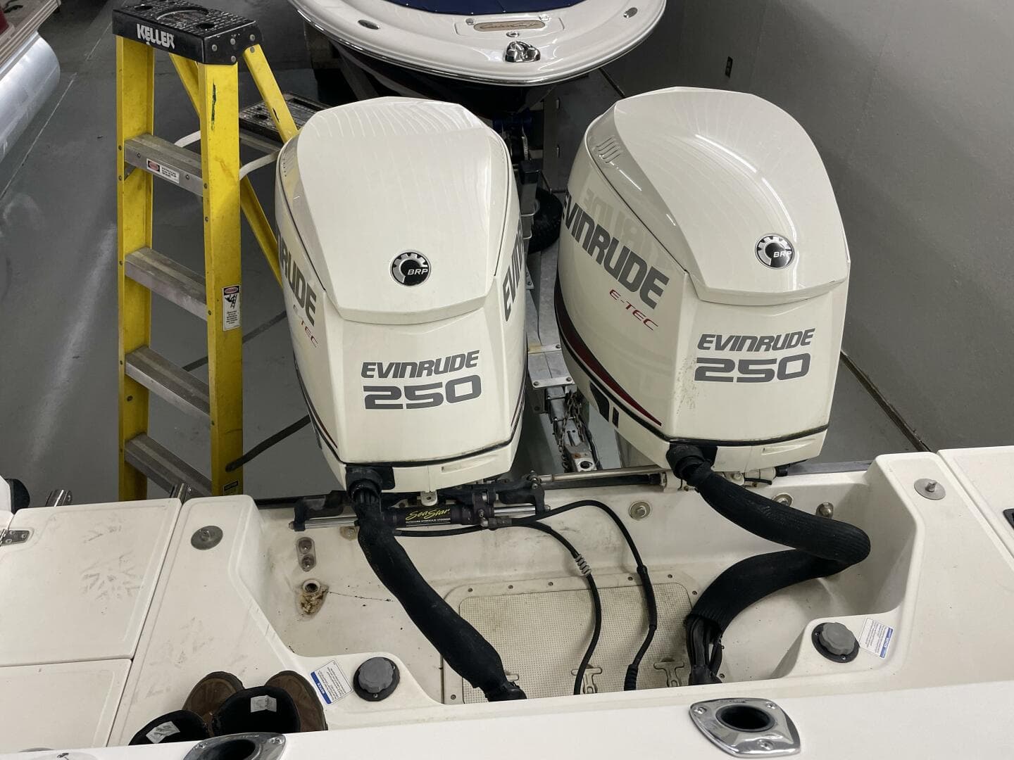 2000 Boston Whaler 280 Conquest